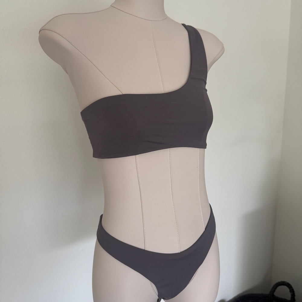 Sommer ~ One Shoulder Bikini ( 2 Pieces) - Picture 3 of 9